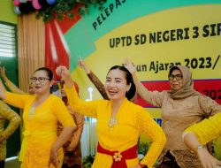 Pelepasan Siswa-Siswi Kelas VI SD Negeri 3 Siraman Berjalan Meriah Oleh Dewan Guru dan Murid