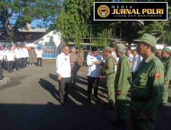 Walikota Metro Serahkan Piagam Penghargaan kepada Satlinmas Masa Pengabdian Lebih dari 10 Tahun