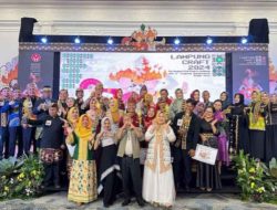 Lampung Timur mengadakan Fashion Show Busana Kreasi Tapis Khas Lampung