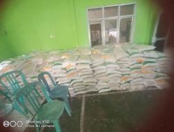 Pemkot Metro Bagikan Beras 3150 kg ke Warga di Aula Kelurahan Hadimulyo Barat