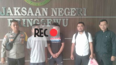 Polsek Pringsewu Limpahkan Dua Tersangka Pencurian Ke Kejaksaan Negeri Pringsewu