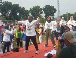 Mbak Ela dan Bang Azwar Senam Sehat di Raman Utara