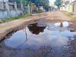 Waduh..!! Hampir 20 Tahun  Rusak di Jalan Teuku Umar Tidak Diperbaiki Pemkot Metro
